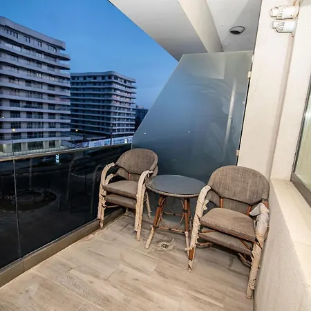 דירה Charming Flat By The Sea מאמאיה