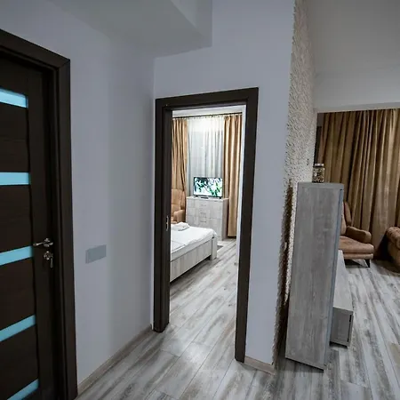 Charming Flat By The Sea מאמאיה